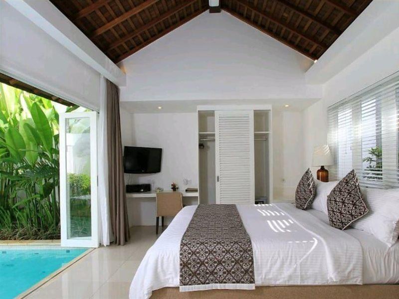 Collection O 20 Astana Kunti Seminyak Hotel Exterior photo