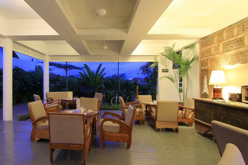 Collection O 20 Astana Kunti Seminyak Hotel Exterior photo
